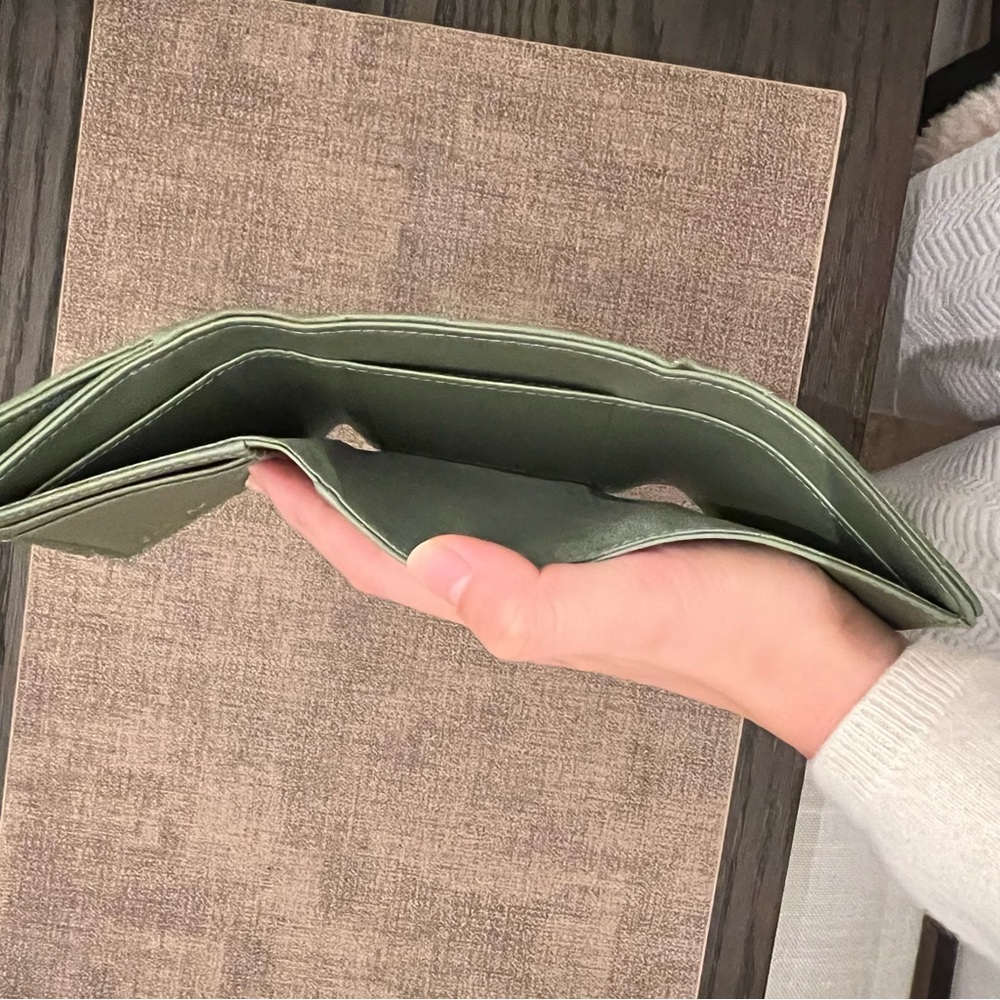 CHANEL Olive Quilted Card Holder - Picture 11 of 14